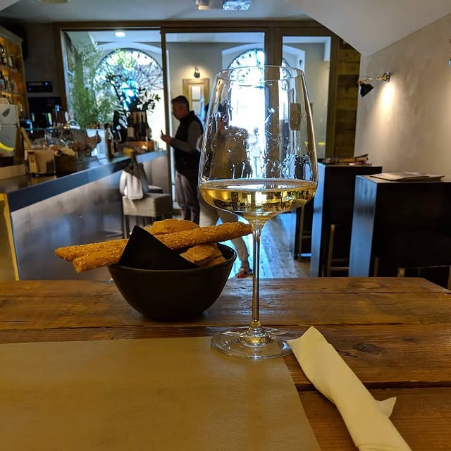 Vino e stuzzichini Vino e stuzzichini